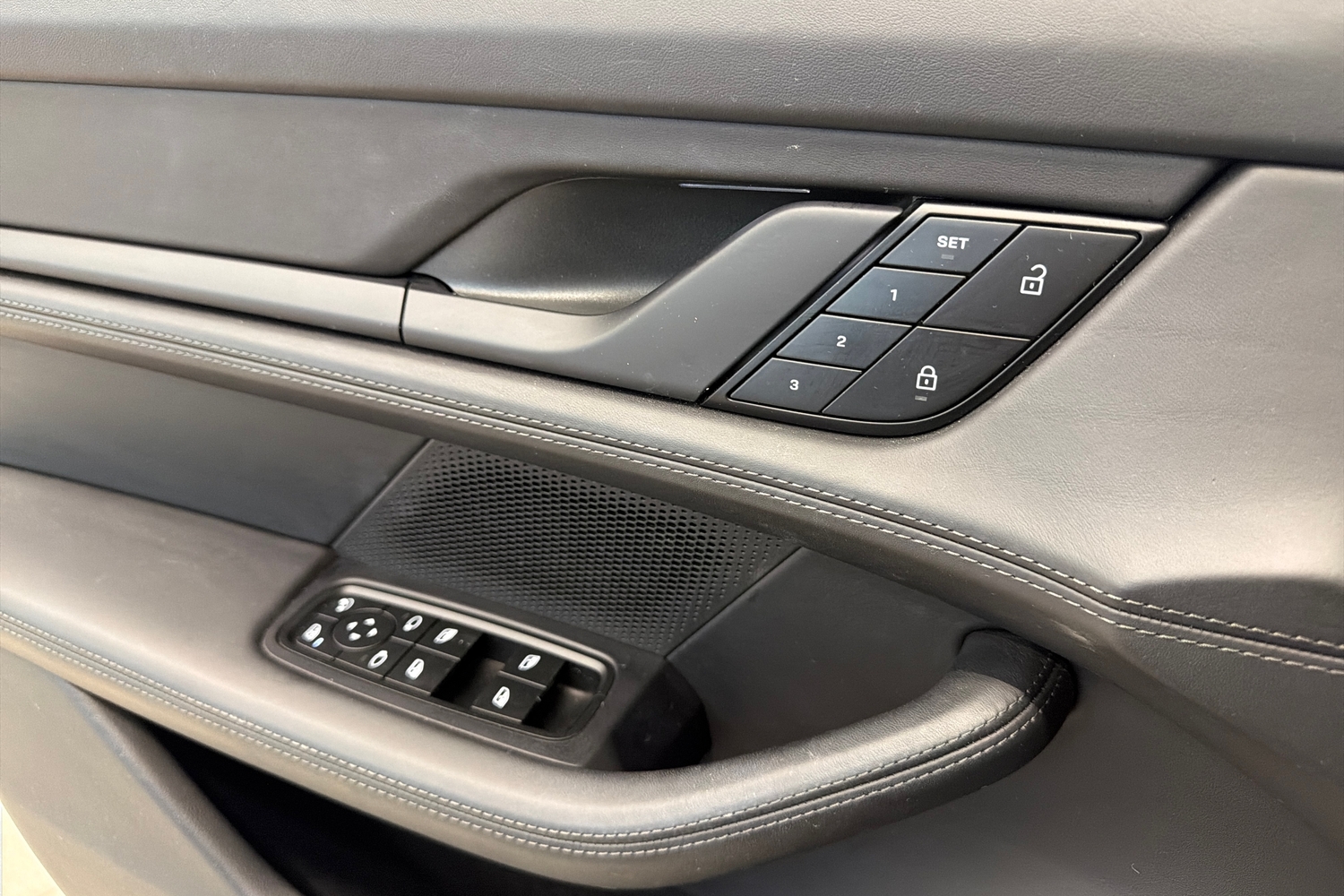 Porsche Taycan vaihtoauto