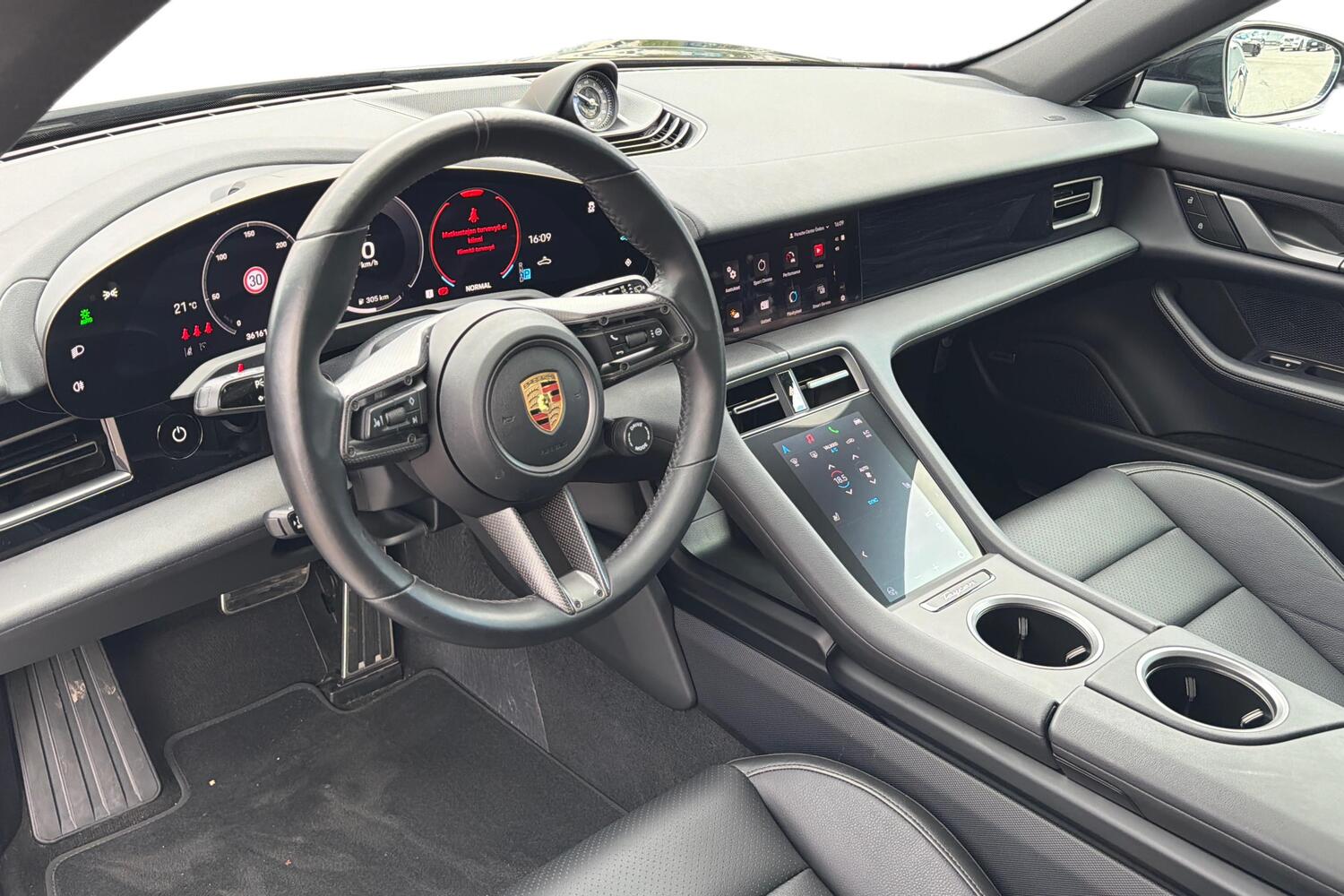 Porsche Taycan vaihtoauto