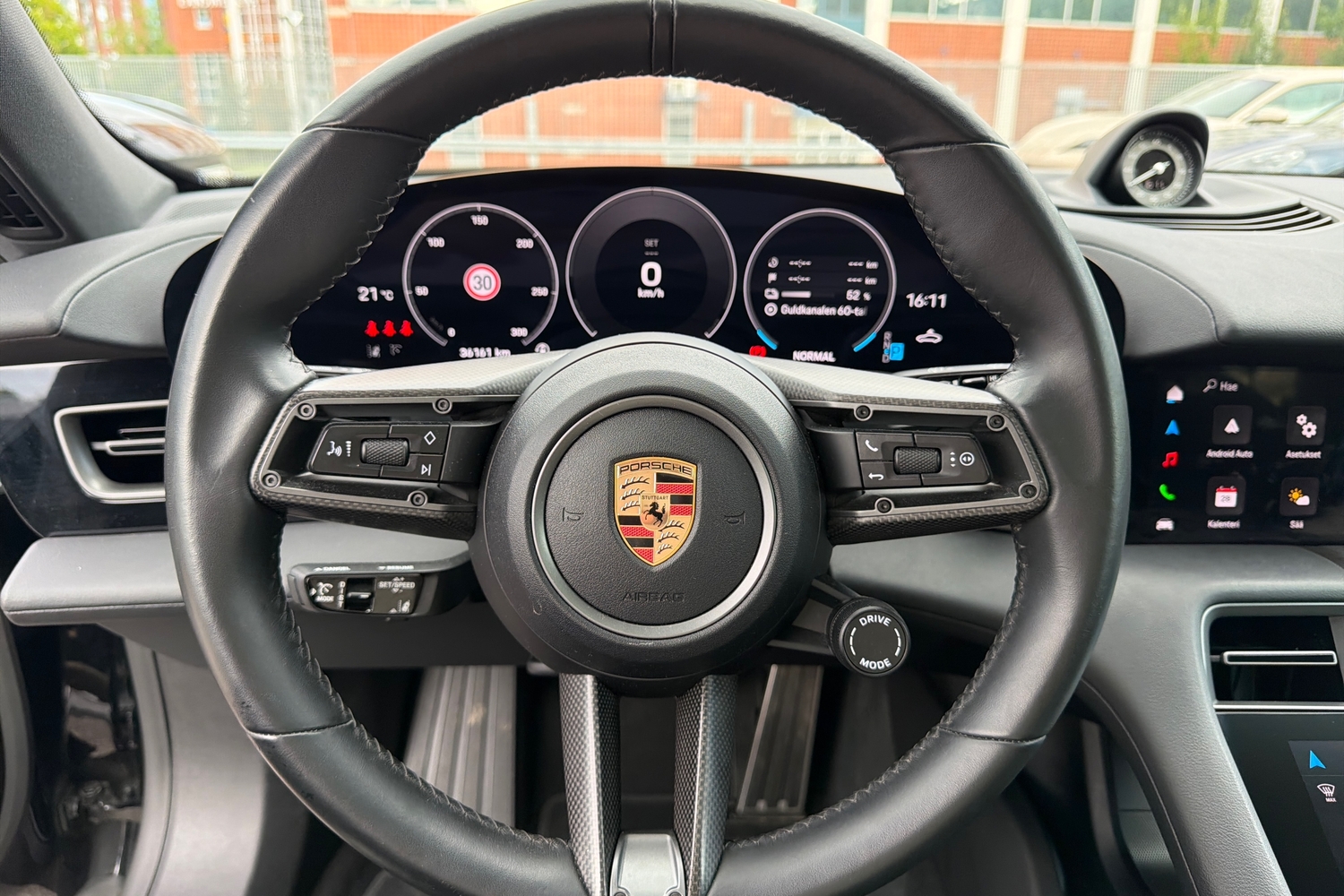 Porsche Taycan vaihtoauto