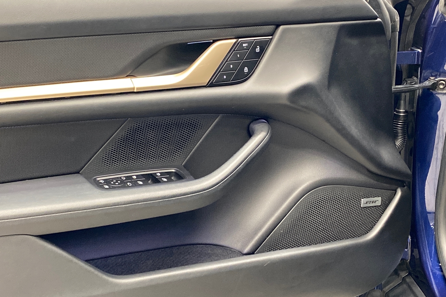 Porsche Taycan vaihtoauto