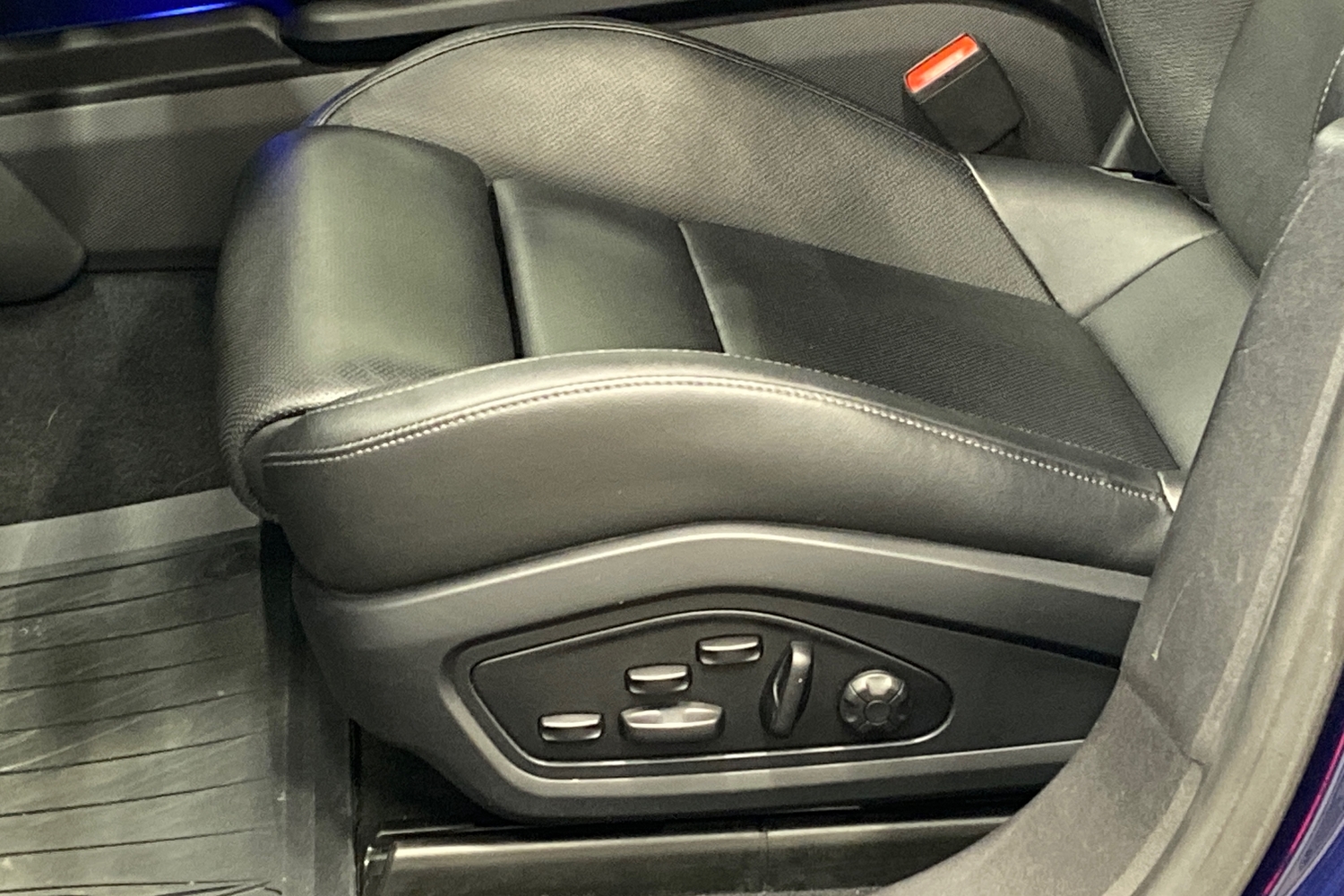 Porsche Taycan vaihtoauto
