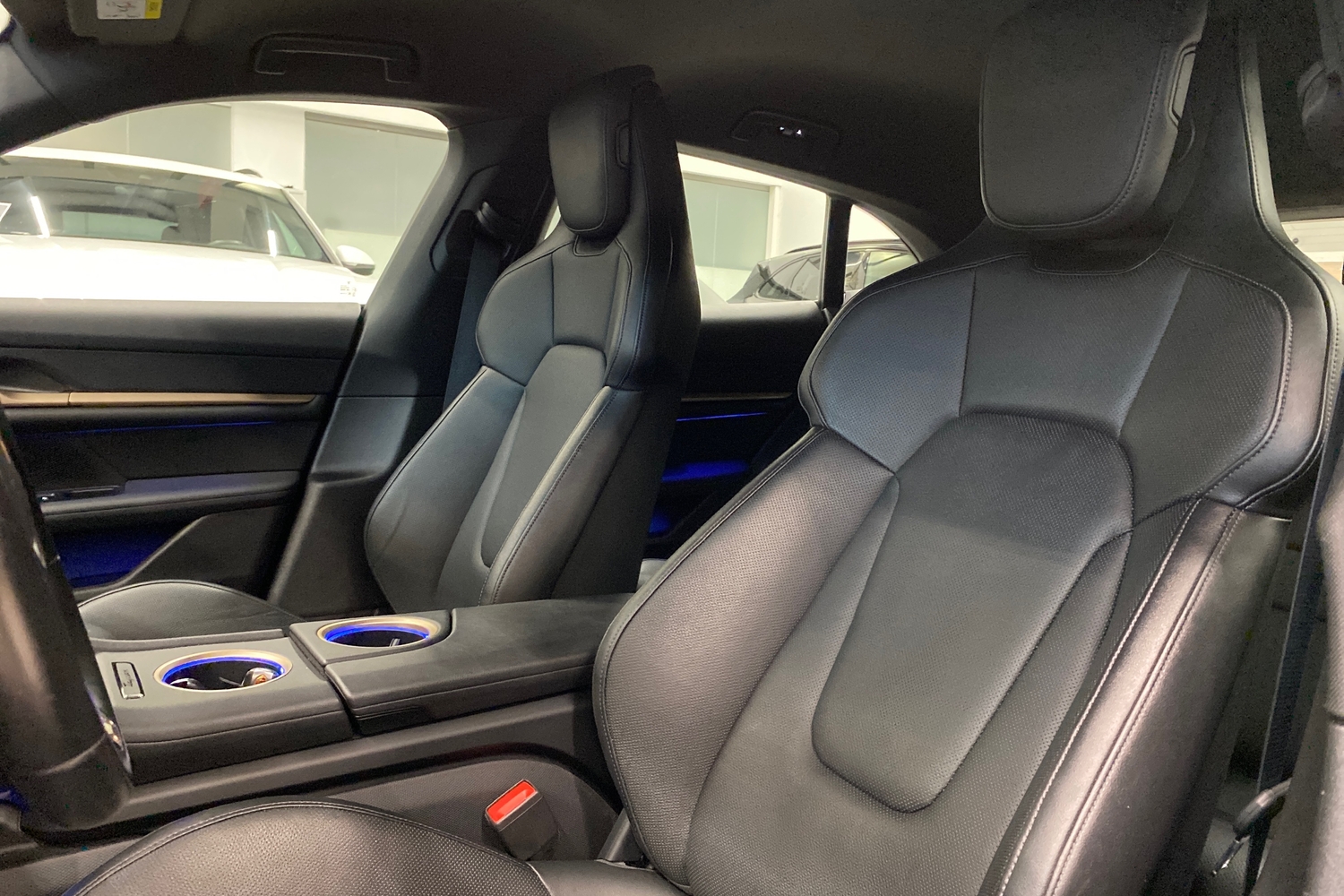 Porsche Taycan vaihtoauto