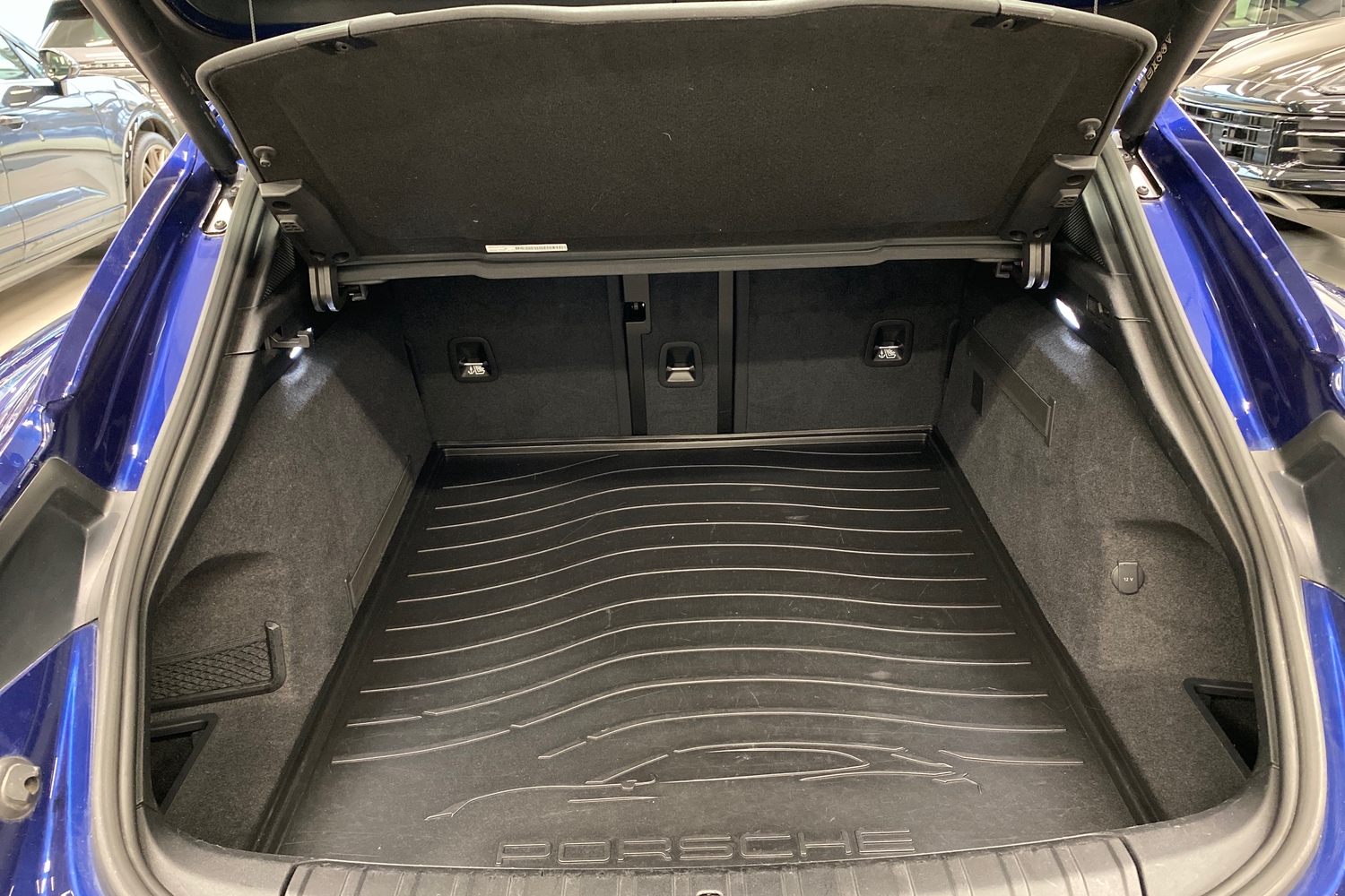 Porsche Taycan vaihtoauto