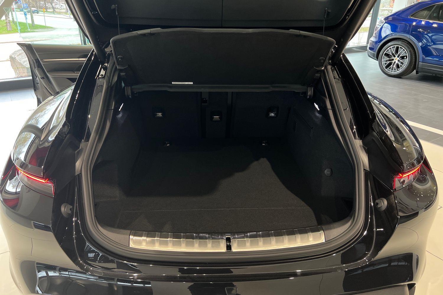 Porsche Taycan vaihtoauto