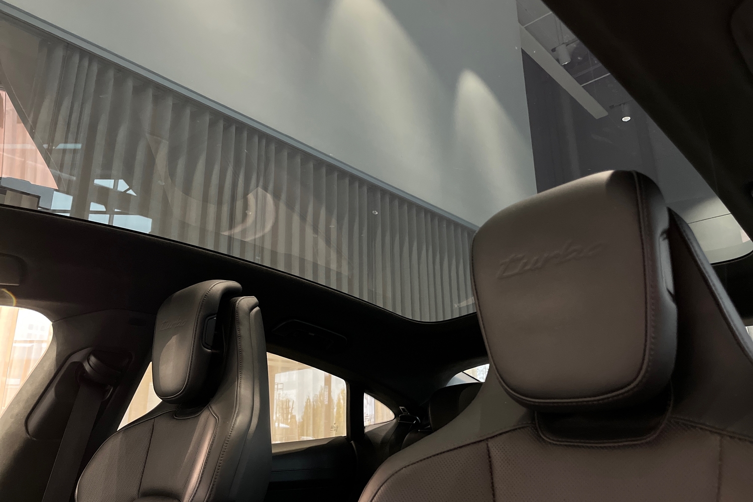 Porsche Taycan vaihtoauto