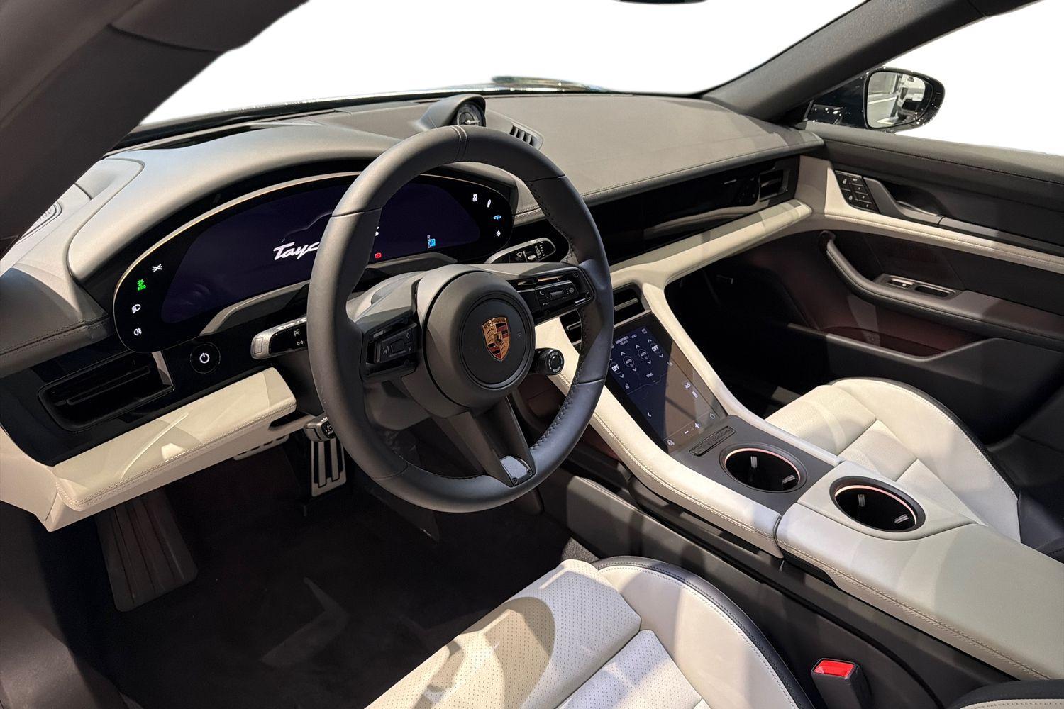 Porsche Taycan vaihtoauto