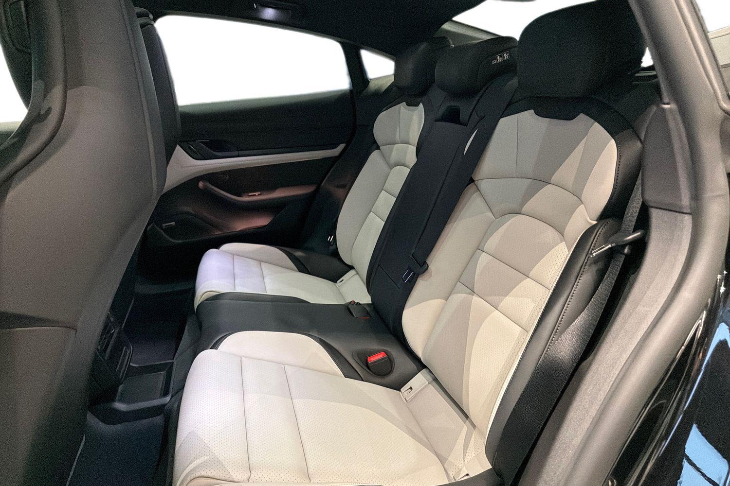 Porsche Taycan vaihtoauto