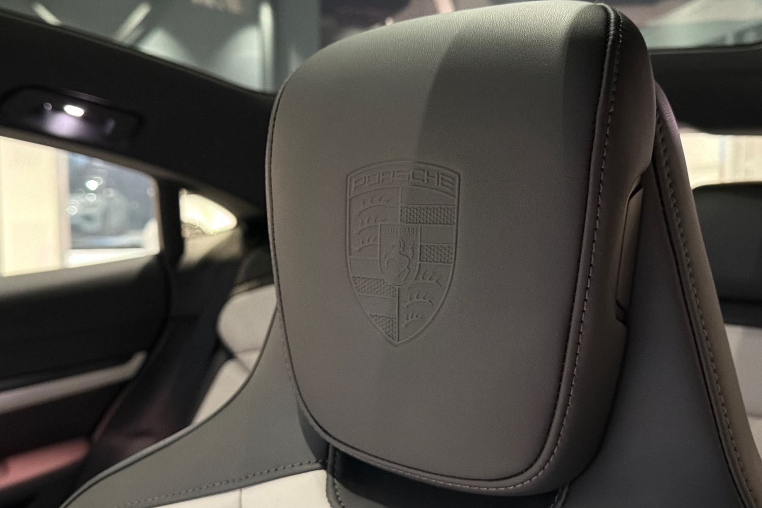 Porsche Taycan vaihtoauto