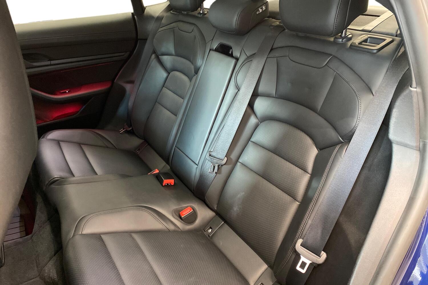 Porsche Taycan vaihtoauto