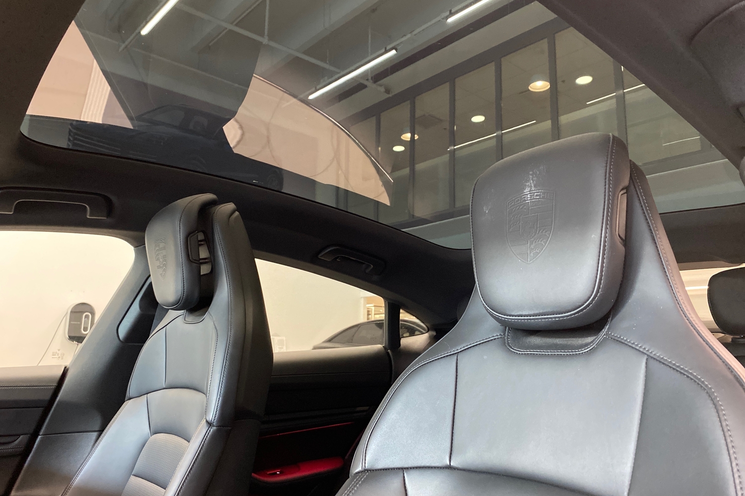 Porsche Taycan vaihtoauto