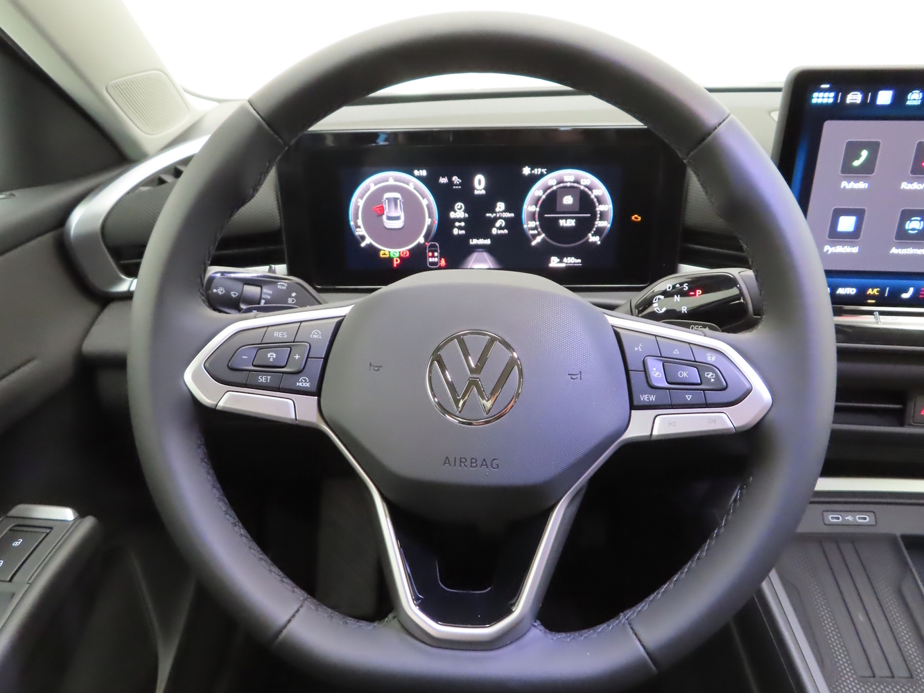 Volkswagen T-Roc vaihtoauto