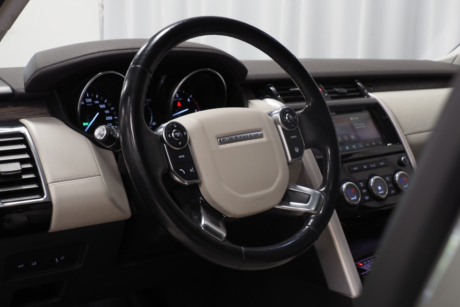 Land Rover Discovery vaihtoauto