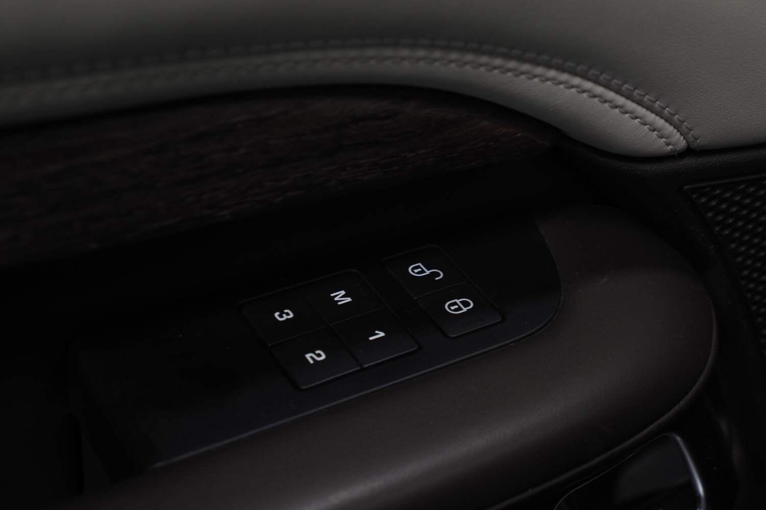 Land Rover Discovery vaihtoauto