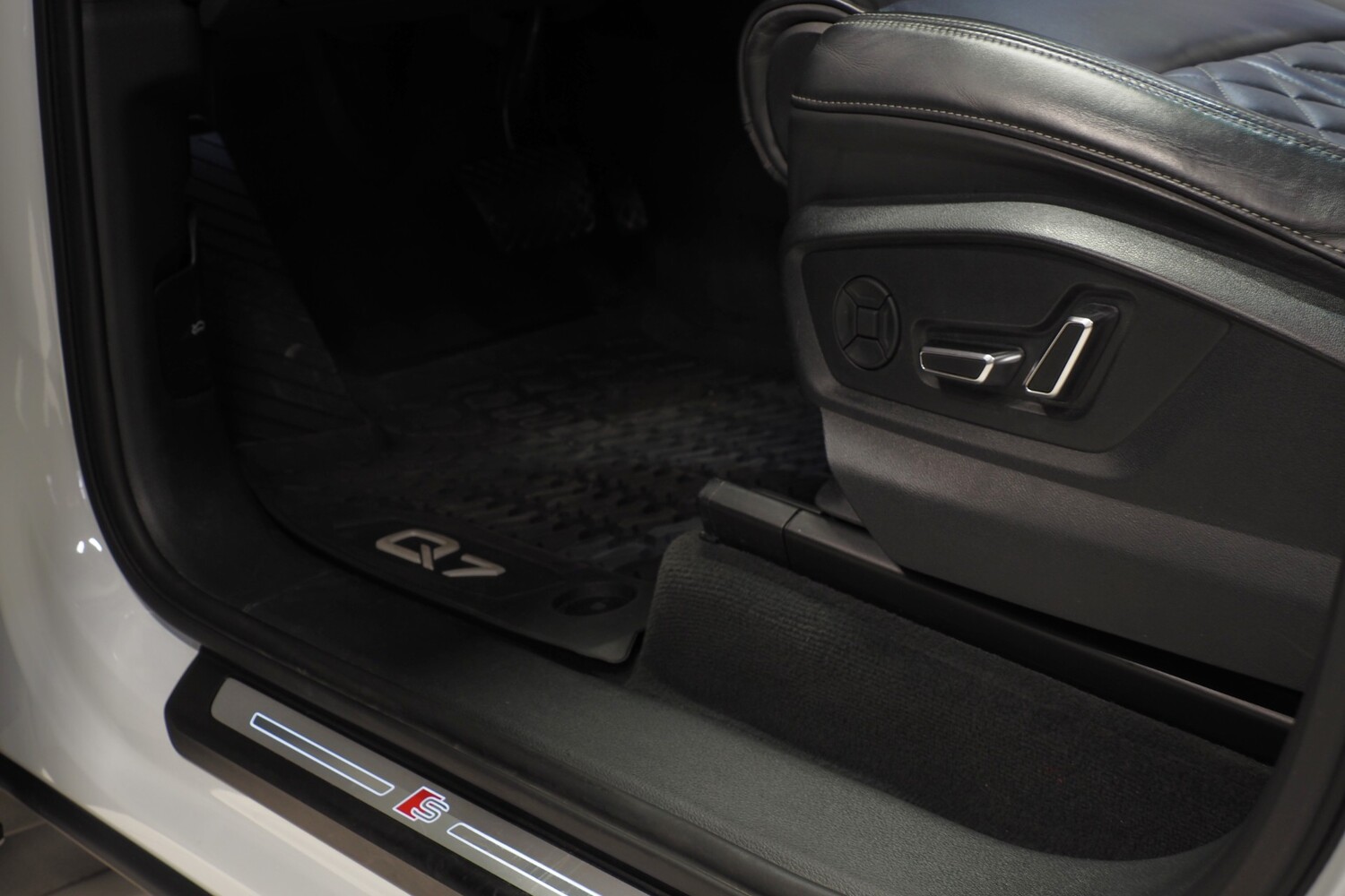 Audi Q7 vaihtoauto