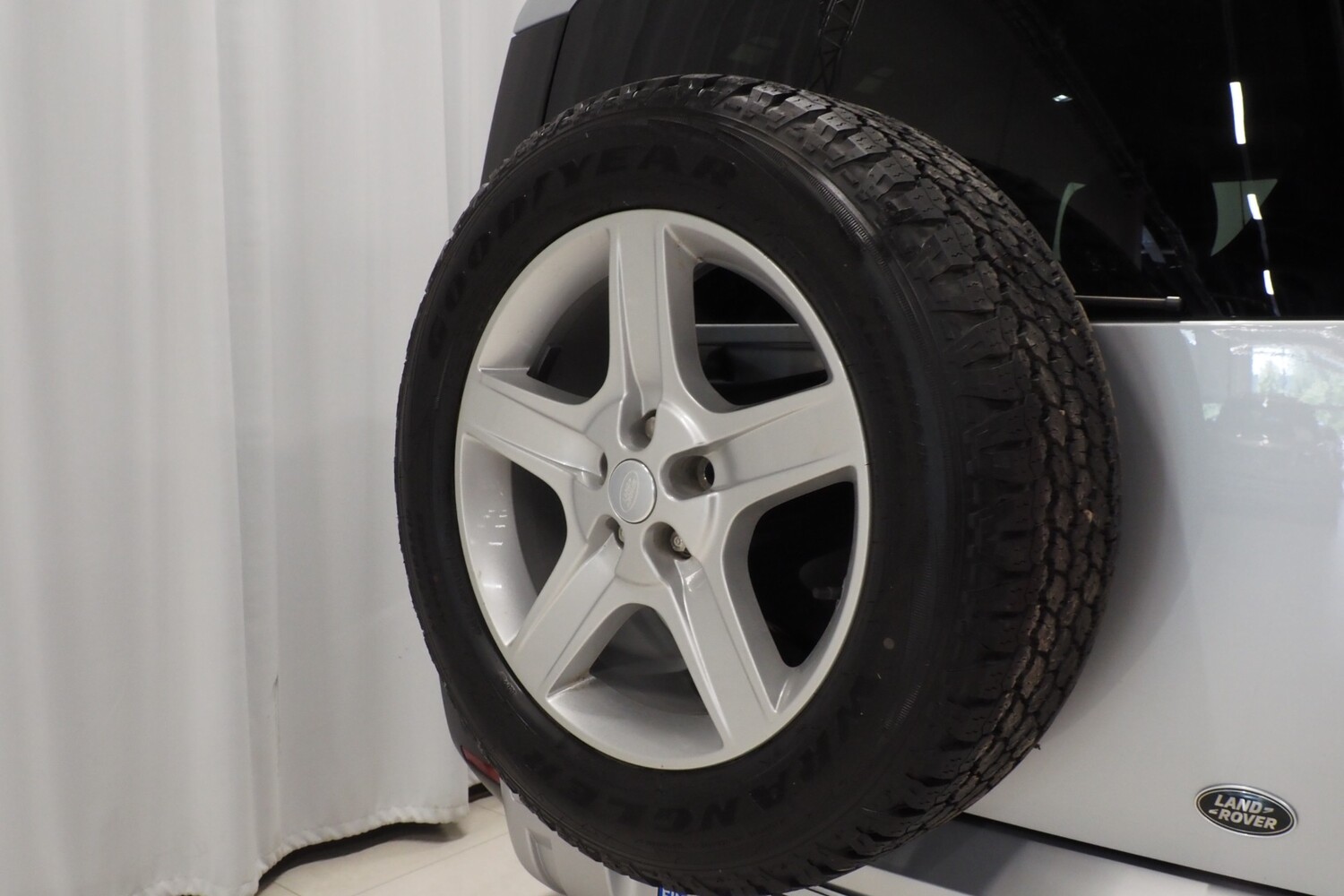 Land Rover Defender vaihtoauto