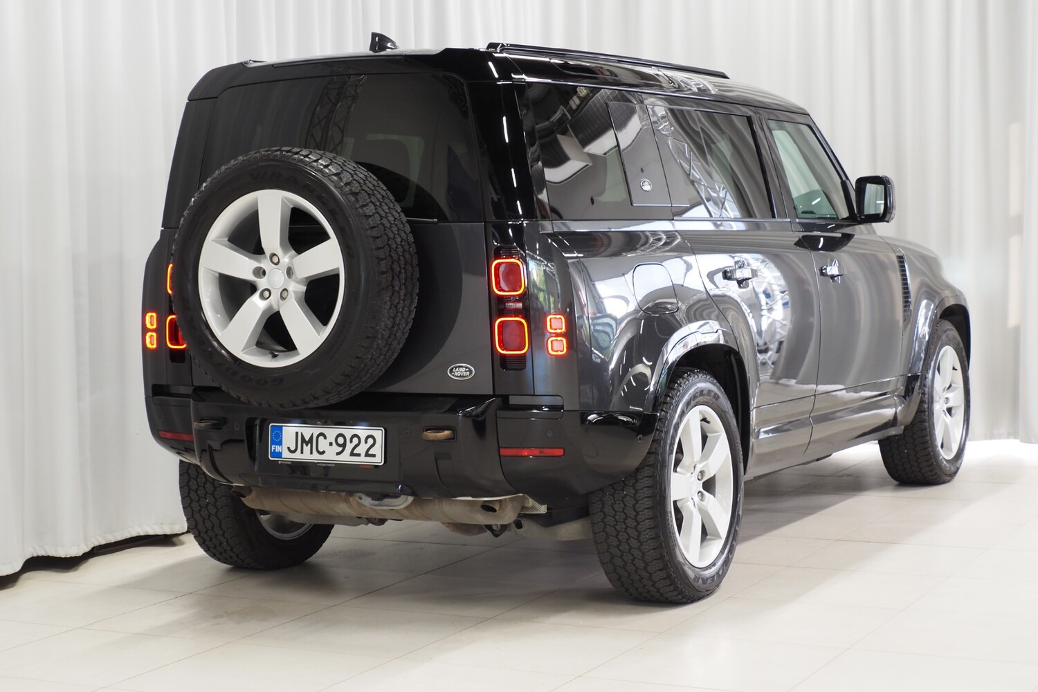 Land Rover Defender vaihtoauto