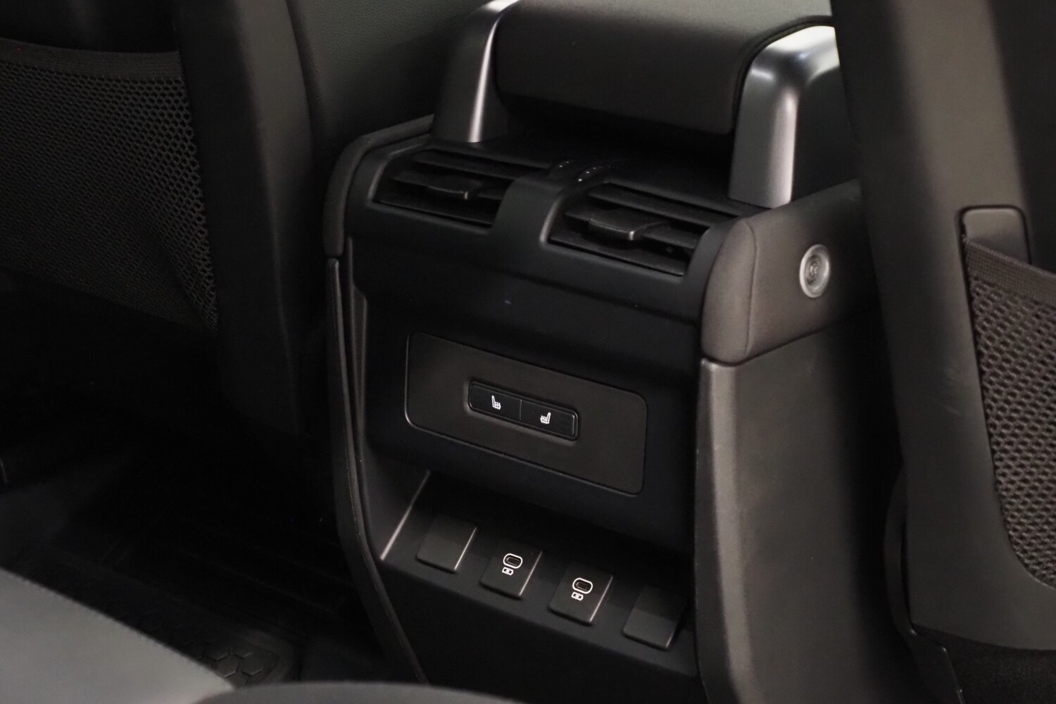 Land Rover Defender vaihtoauto