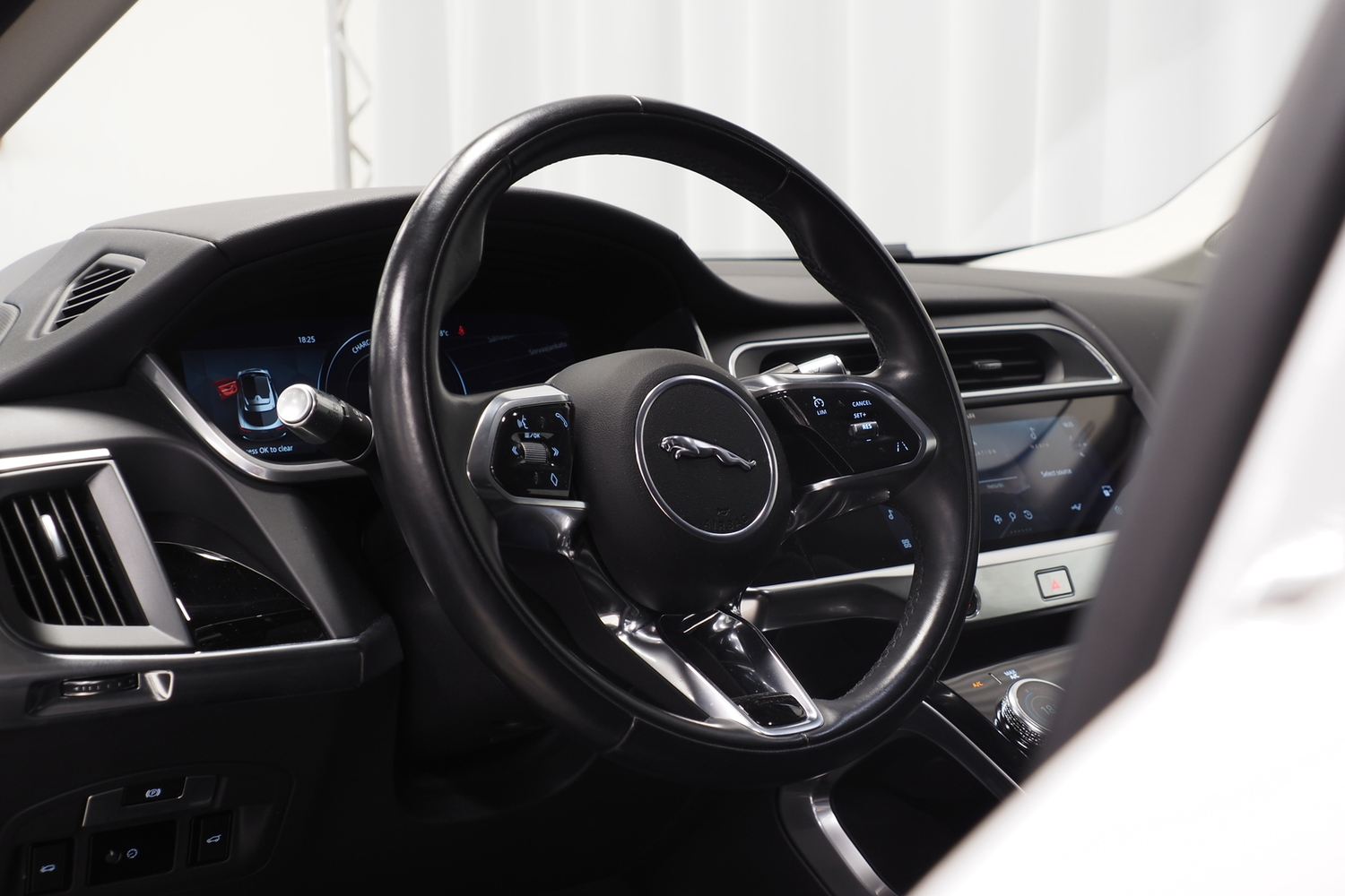Jaguar I-PACE vaihtoauto