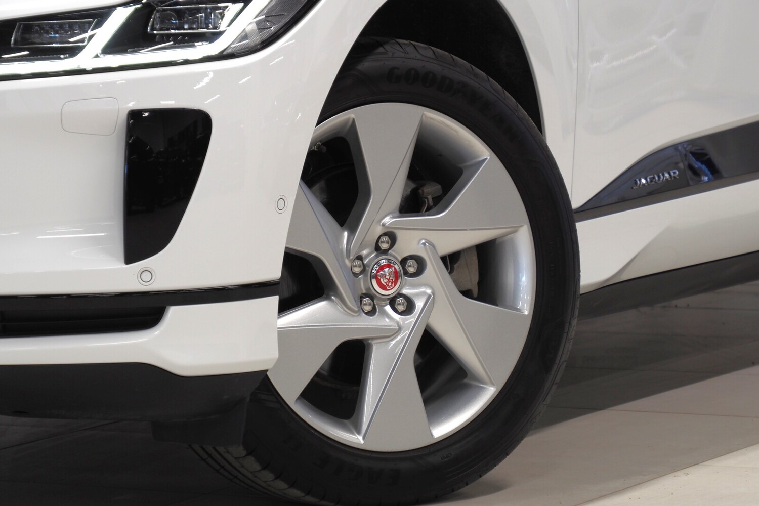 Jaguar I-PACE vaihtoauto