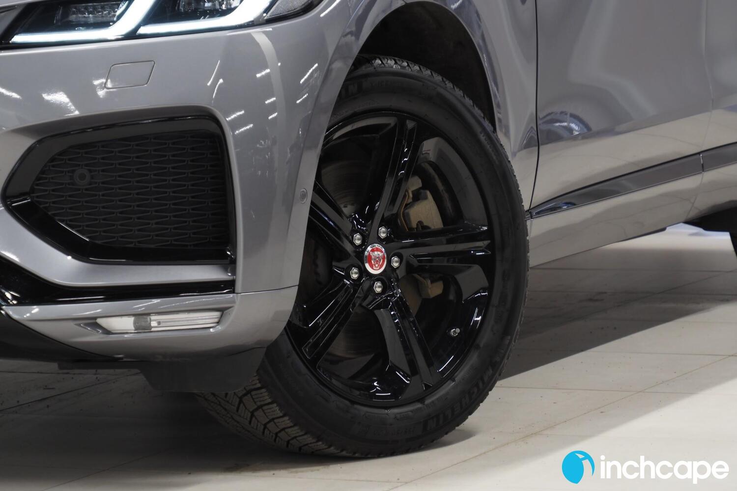 Jaguar F-PACE vaihtoauto