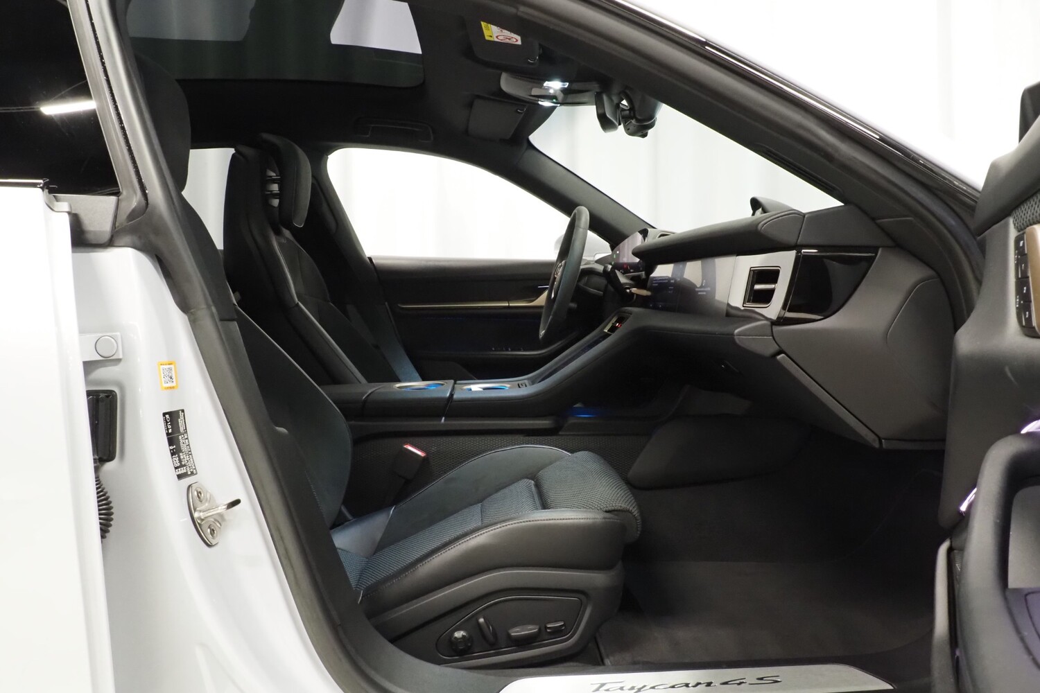 Porsche Taycan vaihtoauto