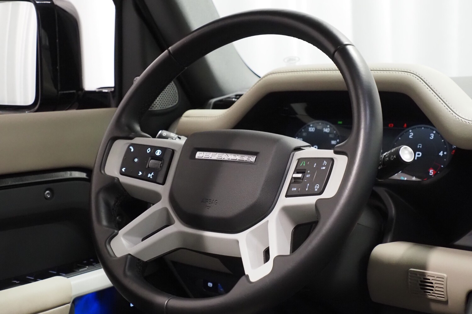 Land Rover Defender vaihtoauto