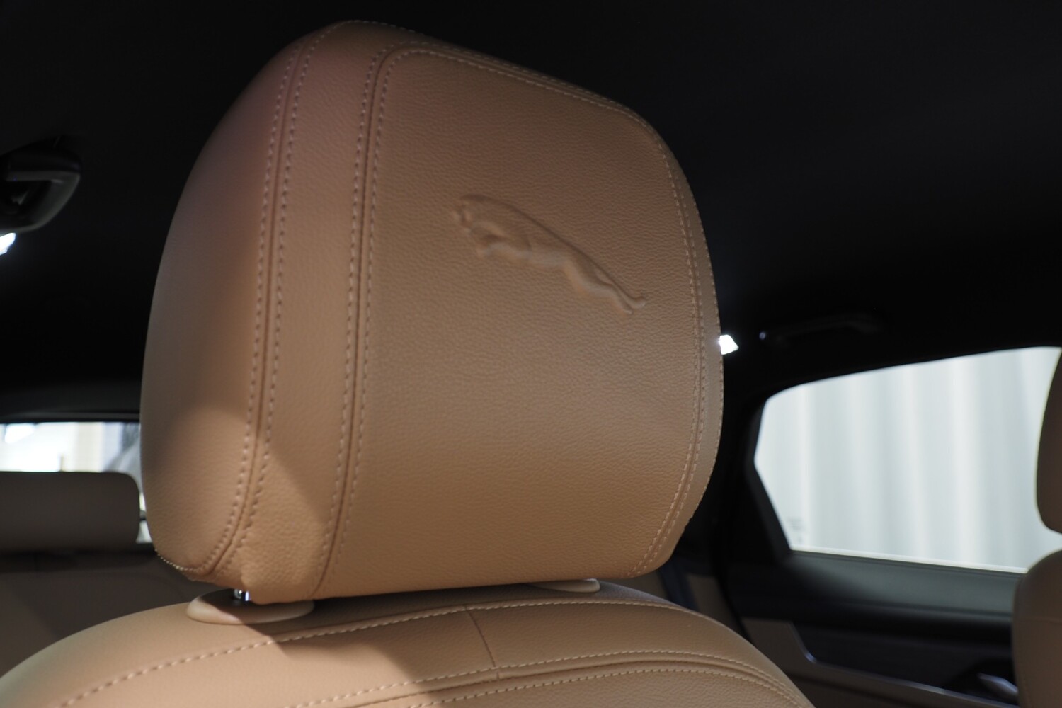 Jaguar F-PACE vaihtoauto