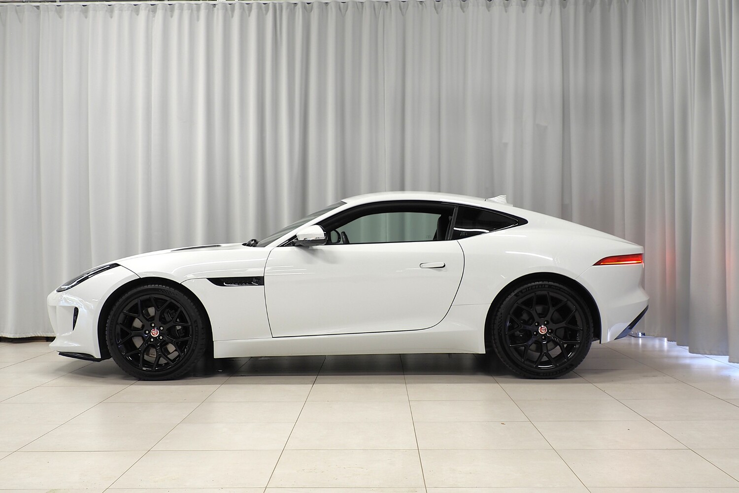 Jaguar F-Type vaihtoauto