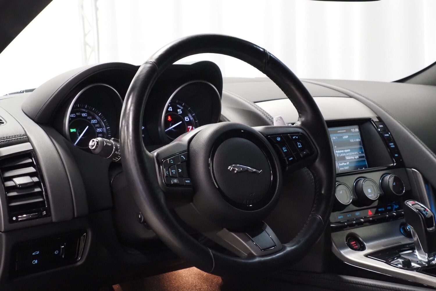 Jaguar F-Type vaihtoauto