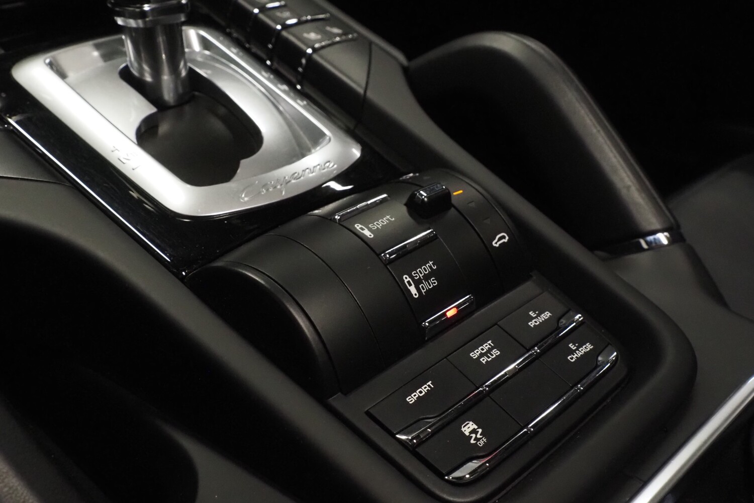 Porsche Cayenne vaihtoauto