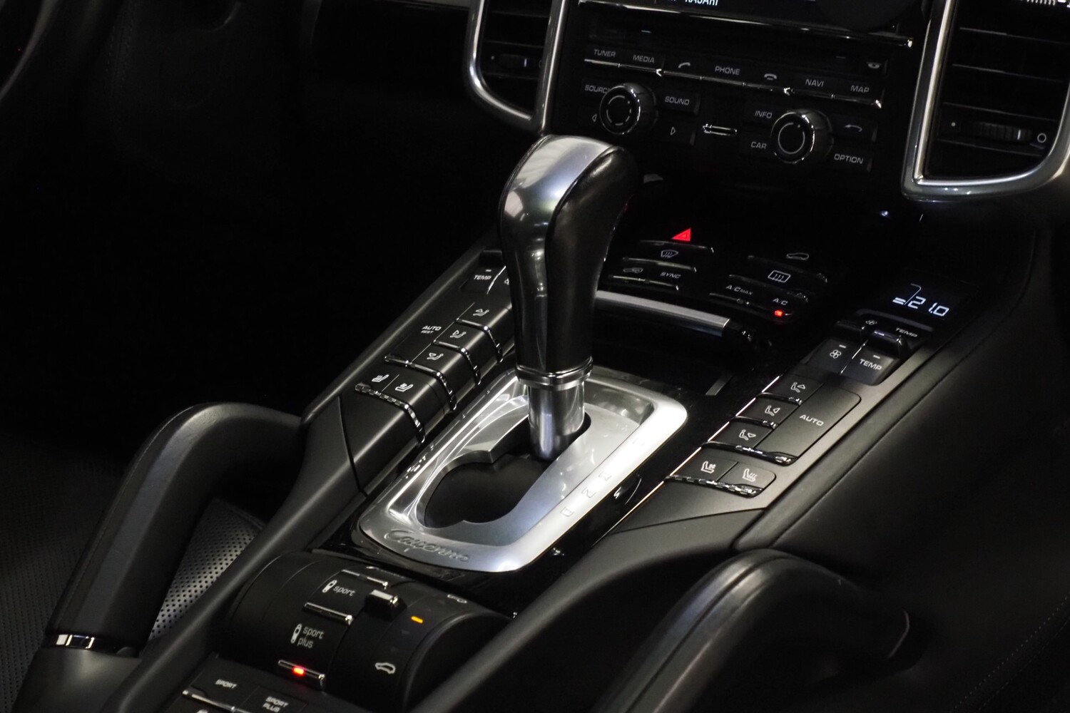 Porsche Cayenne vaihtoauto