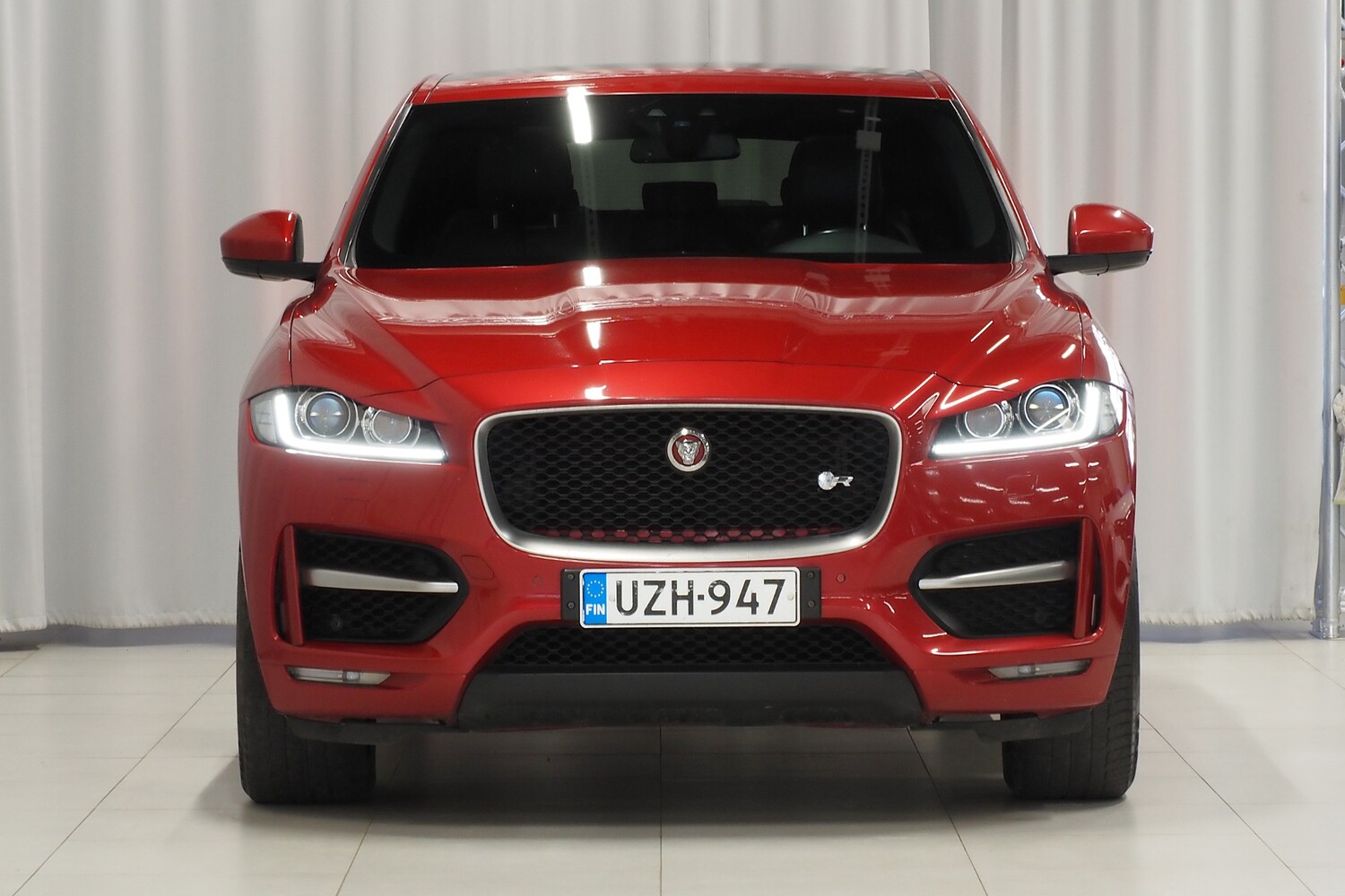 Jaguar F-PACE vaihtoauto