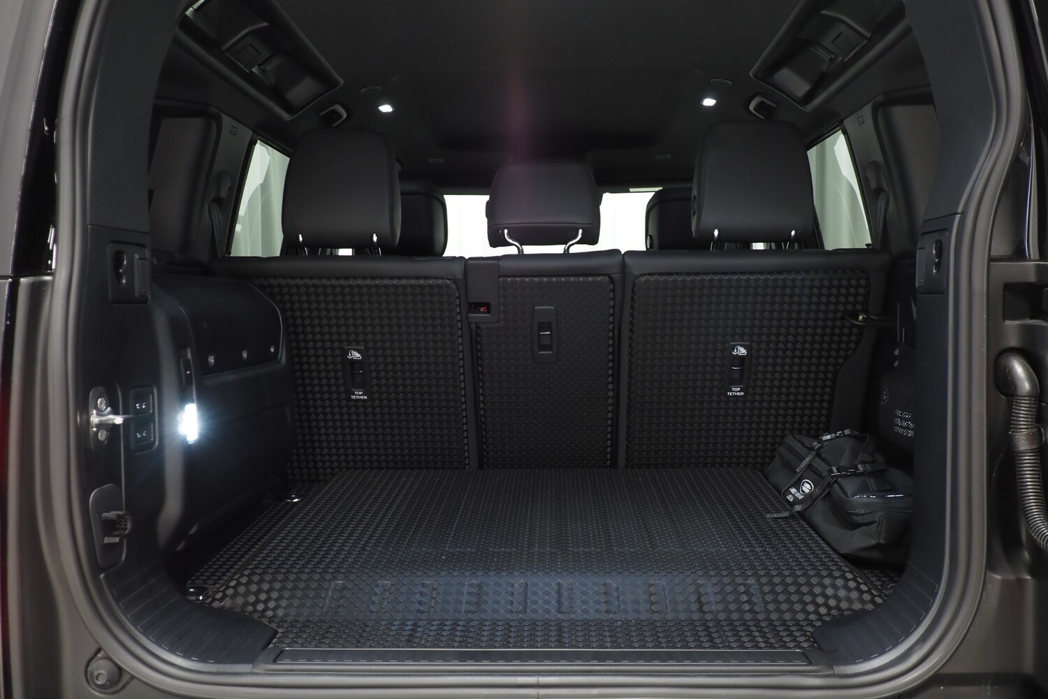 Land Rover Defender vaihtoauto