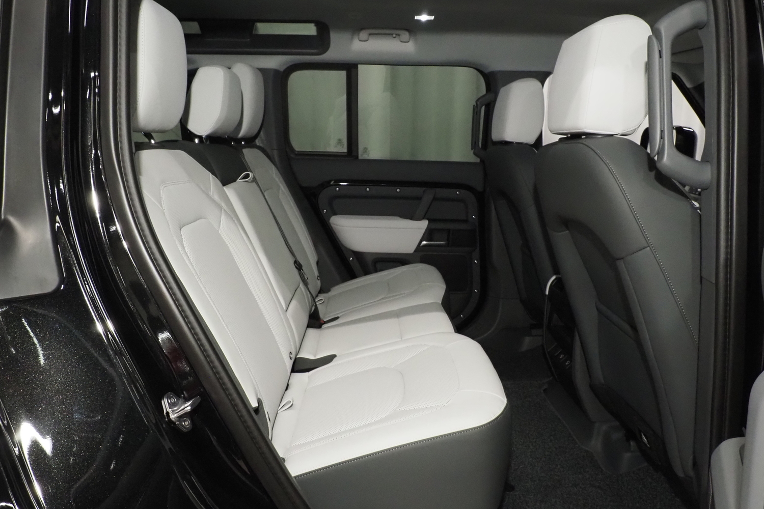 Land Rover Defender vaihtoauto