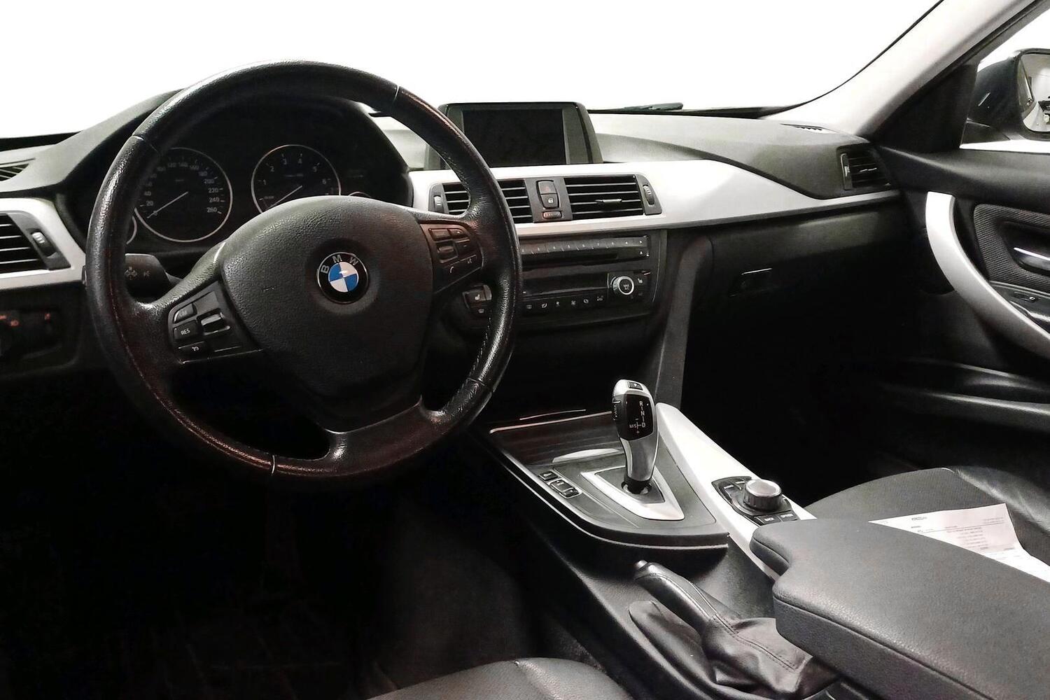 BMW 320 vaihtoauto
