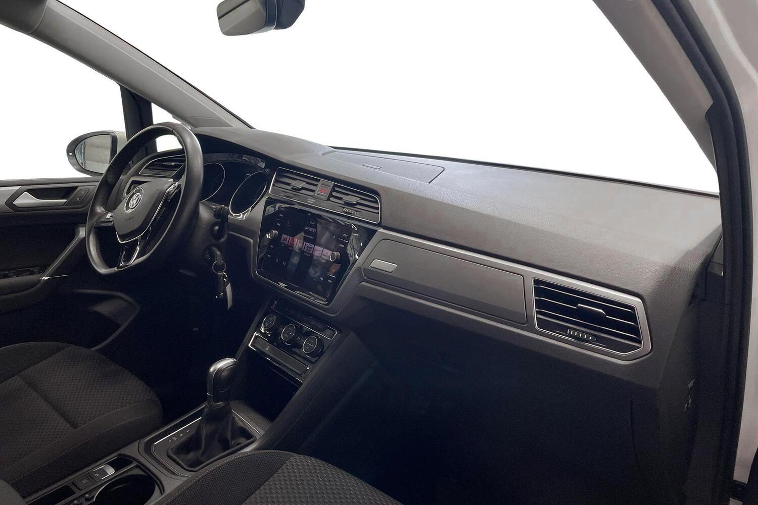 Volkswagen Touran vaihtoauto