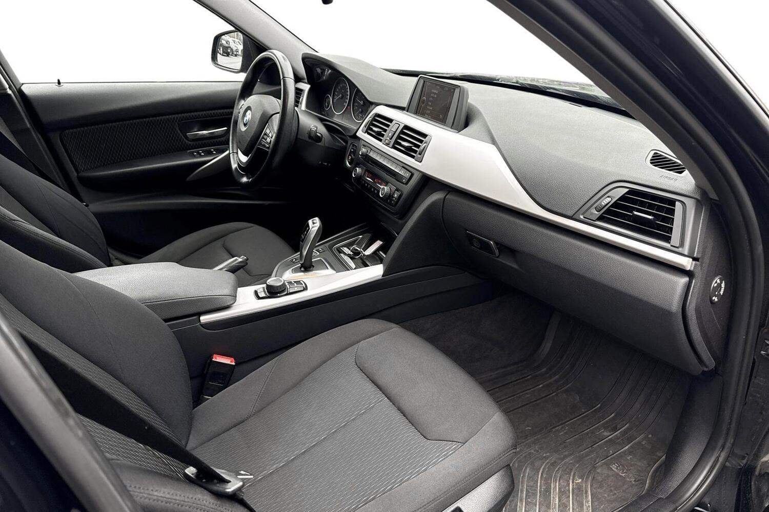 BMW 320 vaihtoauto