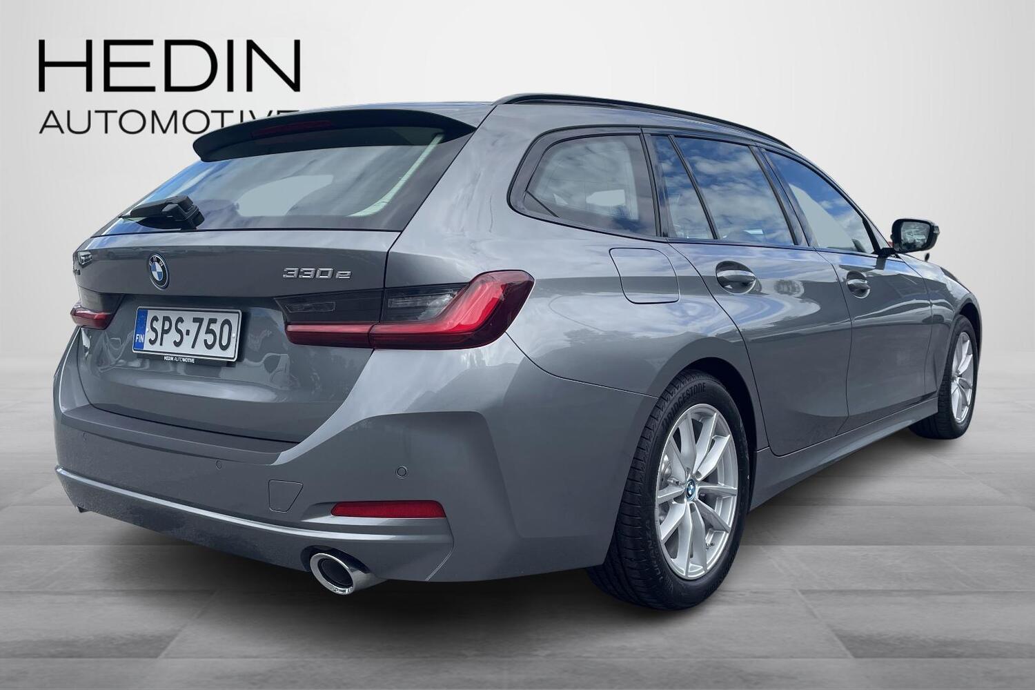 BMW 330 vaihtoauto