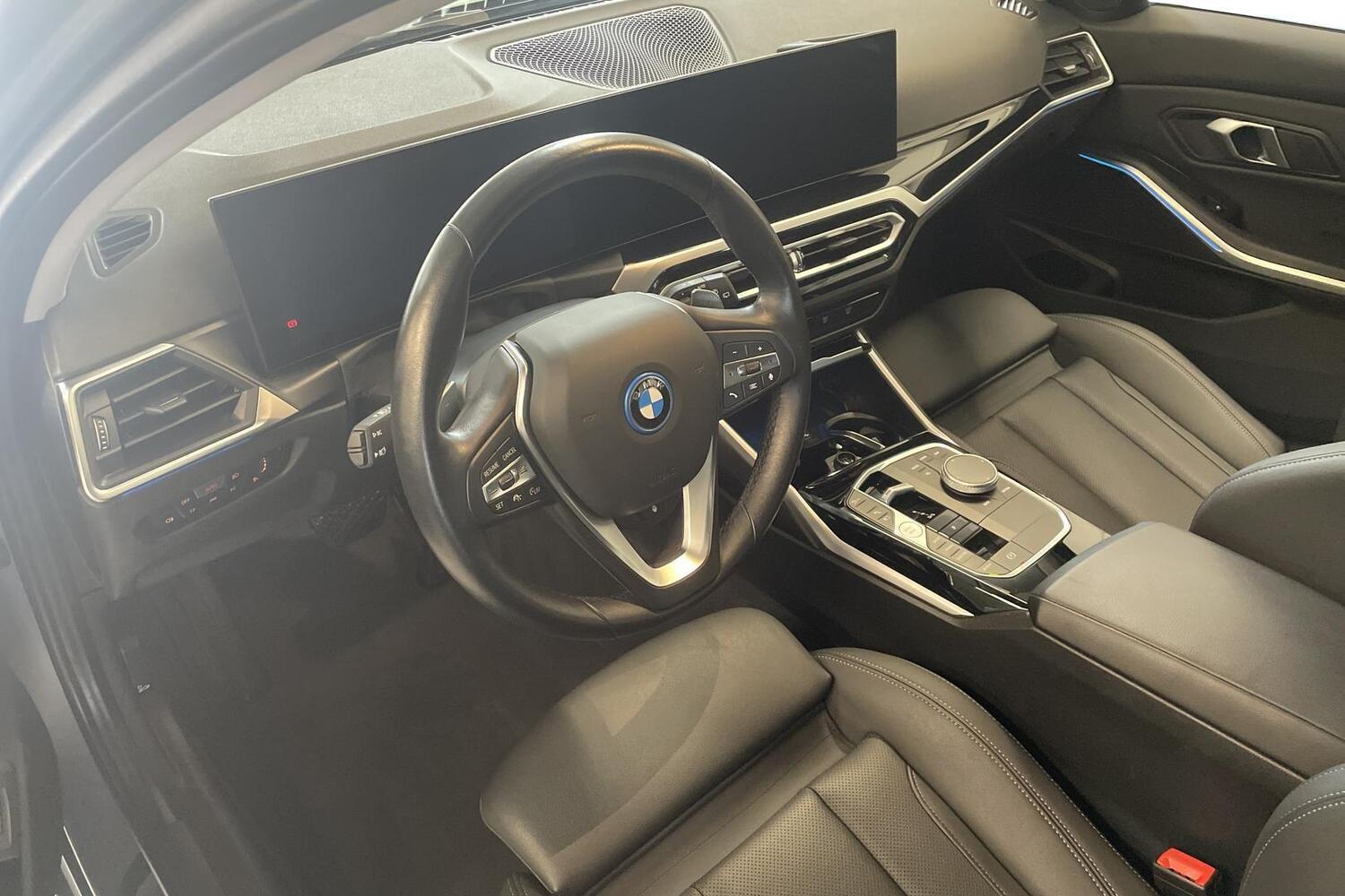BMW 330 vaihtoauto