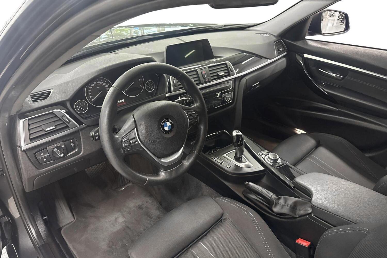 BMW 320 vaihtoauto