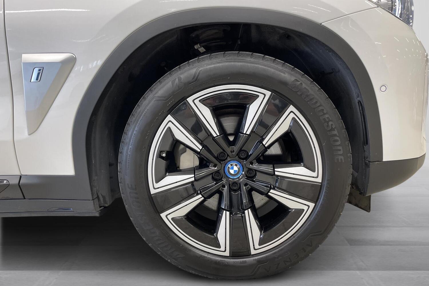 BMW iX3 vaihtoauto