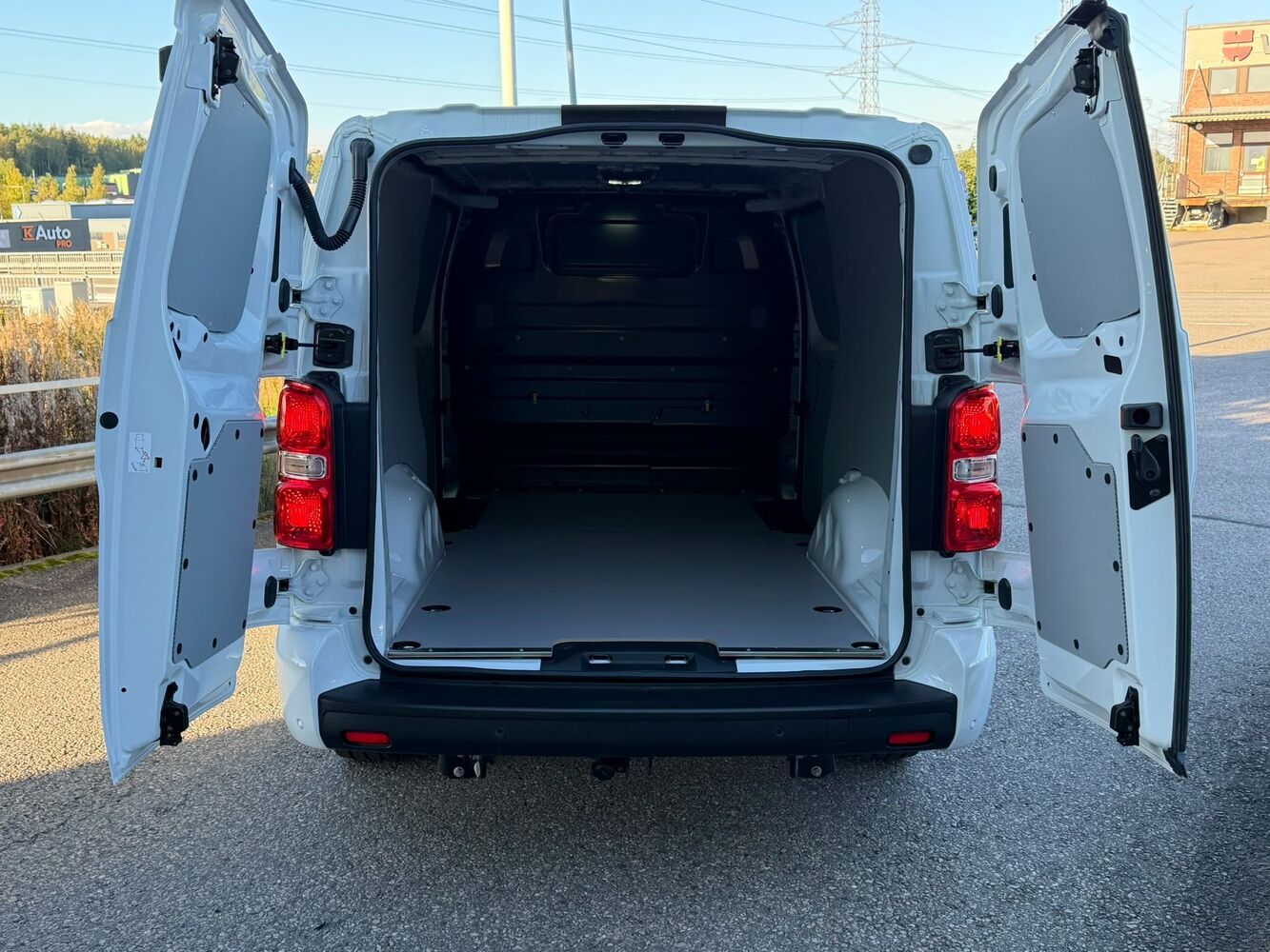 Opel Vivaro vaihtoauto