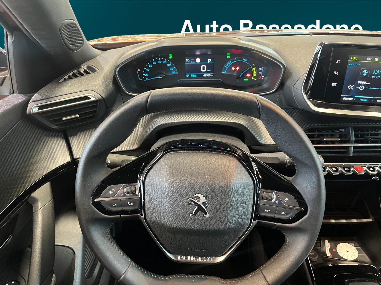 Peugeot e-2008 vaihtoauto