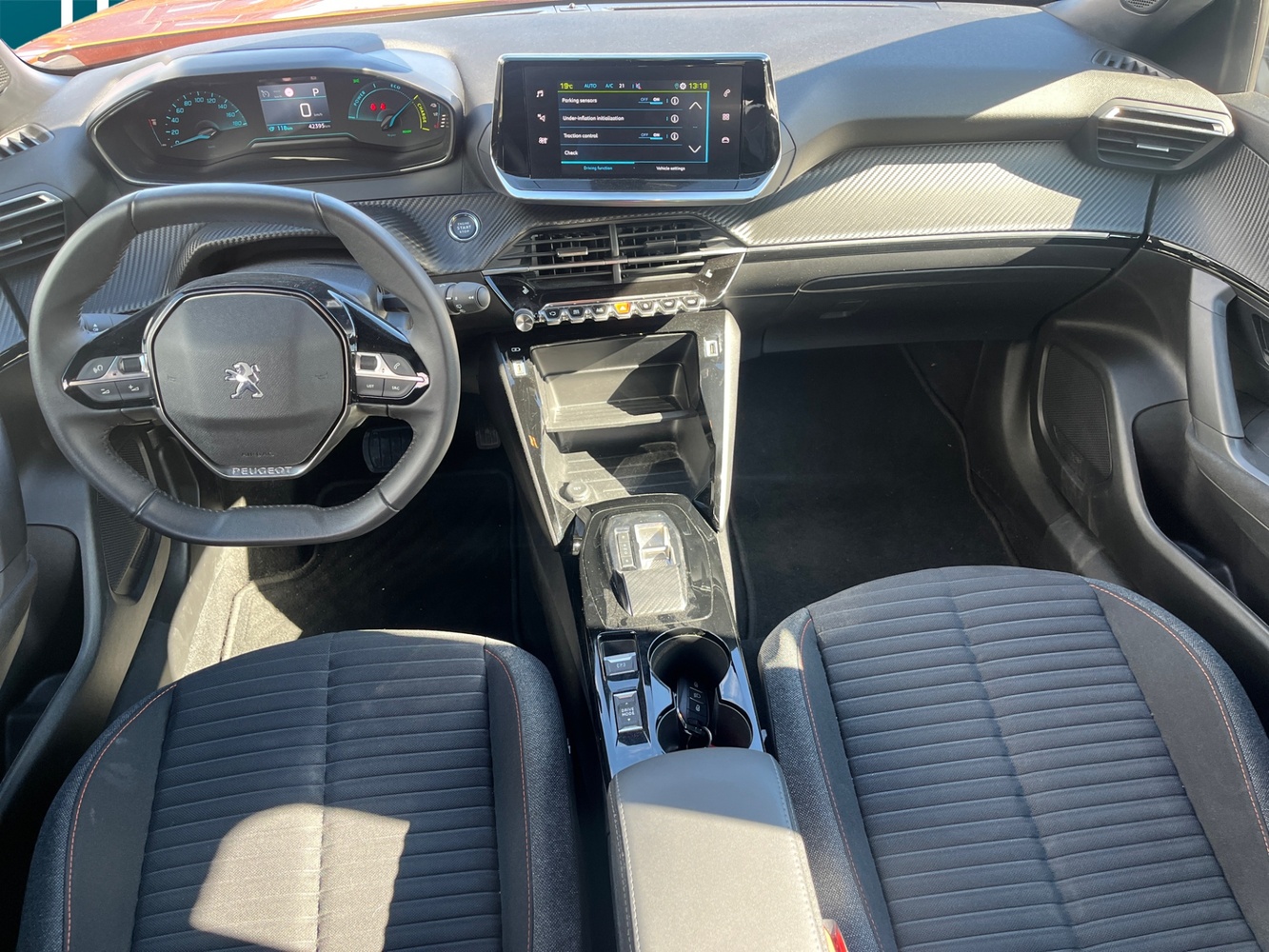 Peugeot e-2008 vaihtoauto