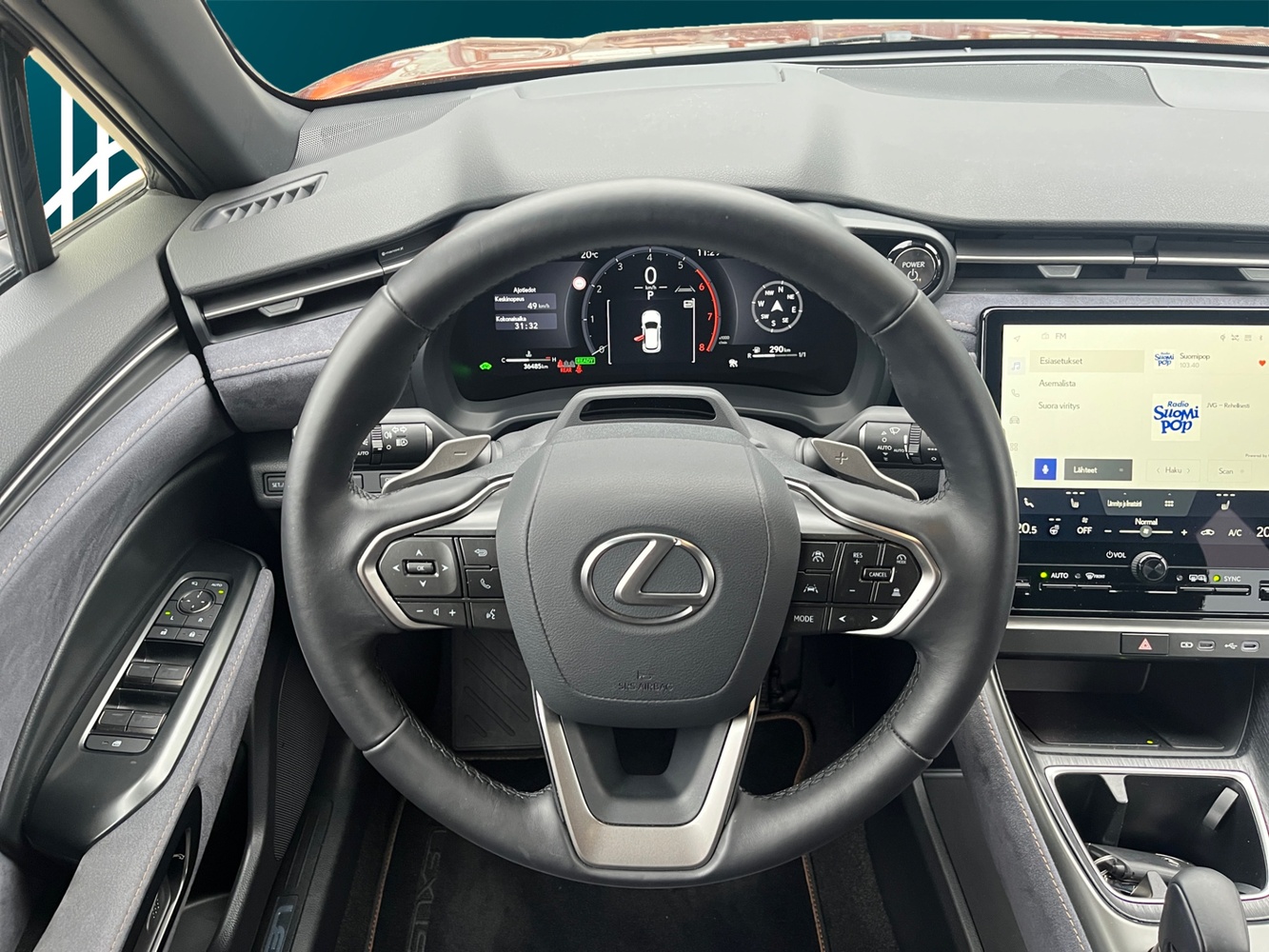 Lexus LBX vaihtoauto