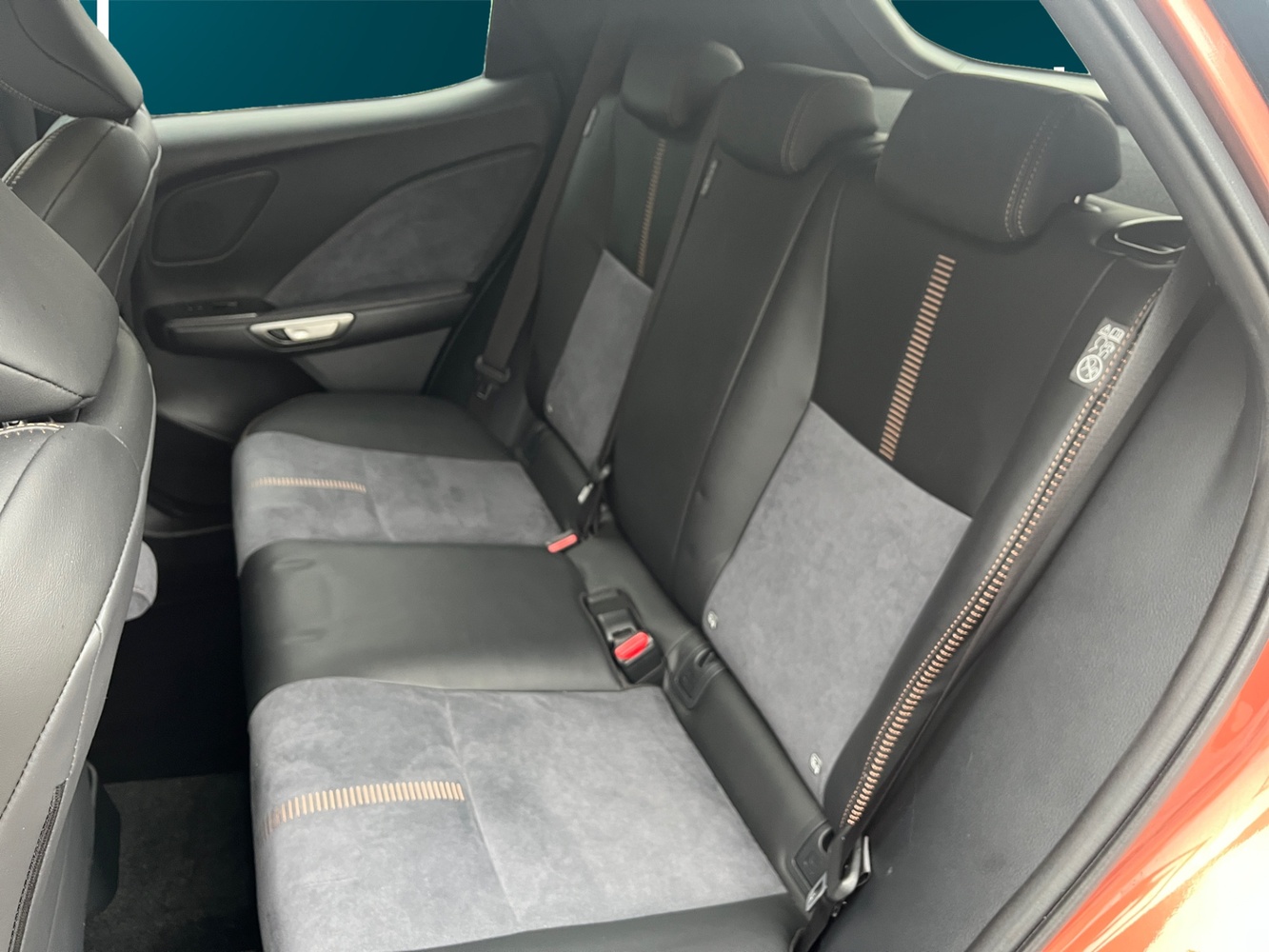 Lexus LBX vaihtoauto