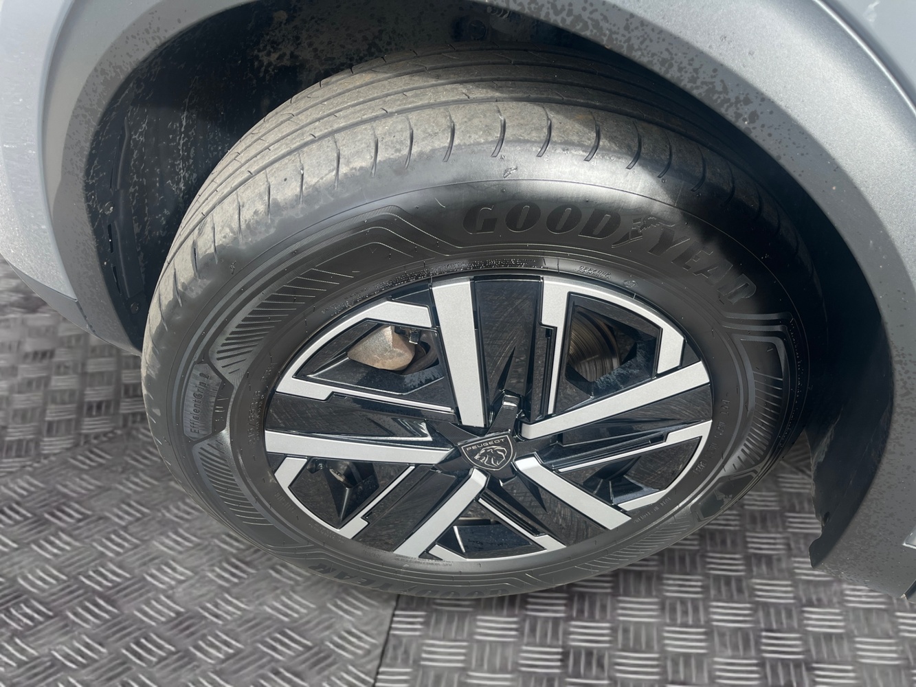 Peugeot e-2008 vaihtoauto