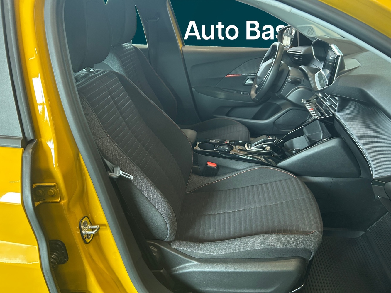 Peugeot e-208 vaihtoauto