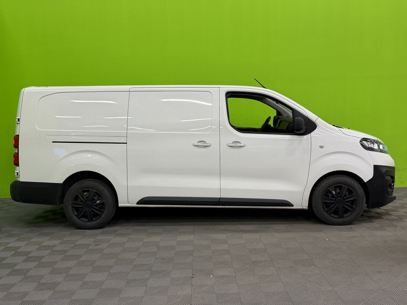 Opel Vivaro vaihtoauto