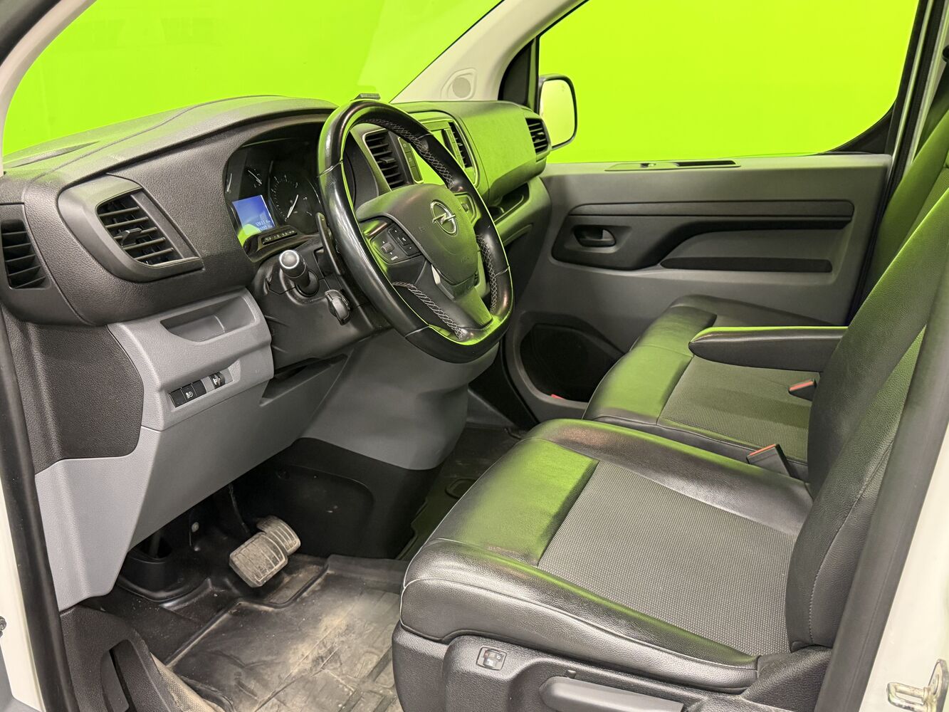 Opel Vivaro vaihtoauto